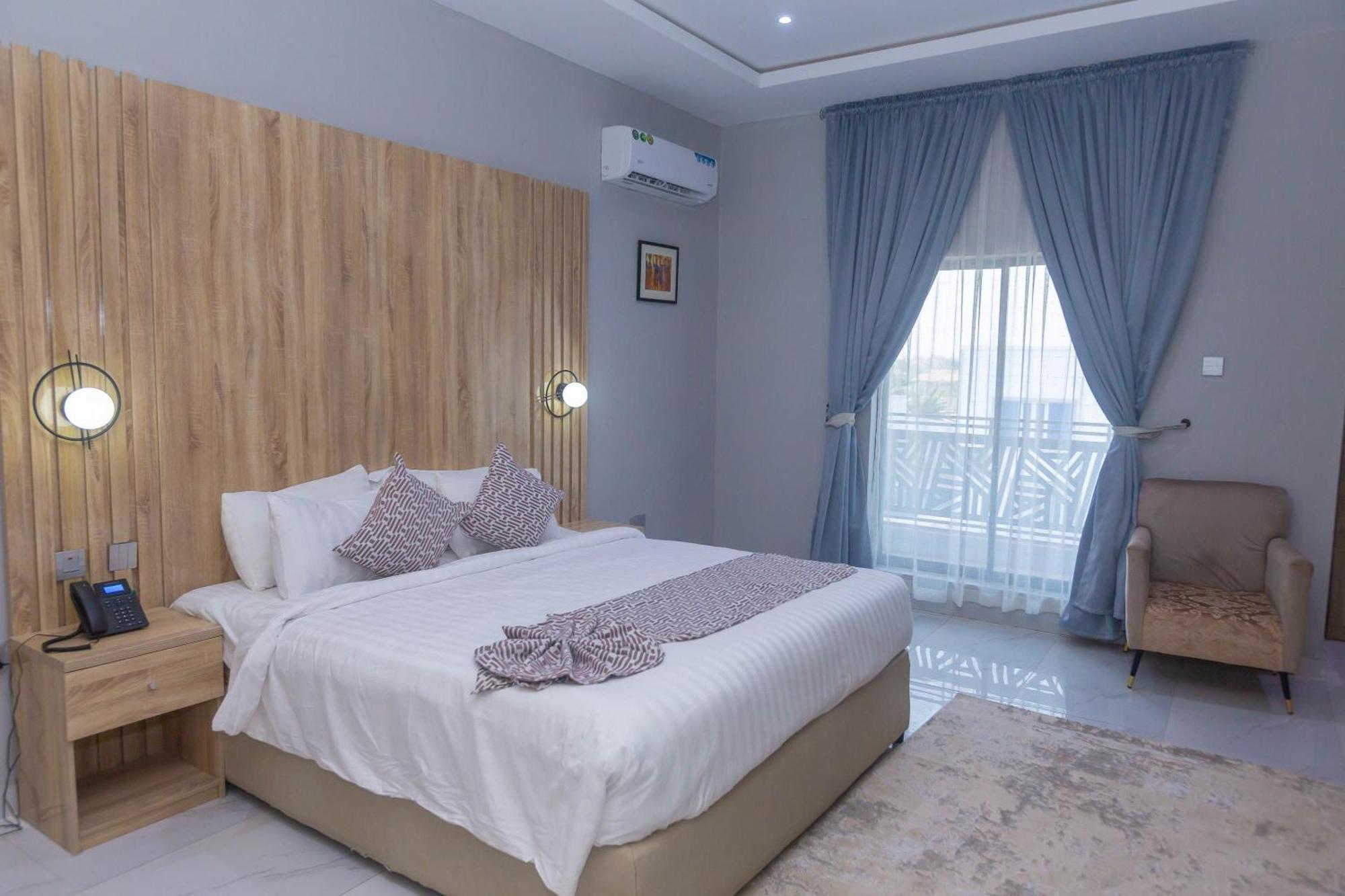 Ojaja Suites By Perennia Akure Bagian luar foto