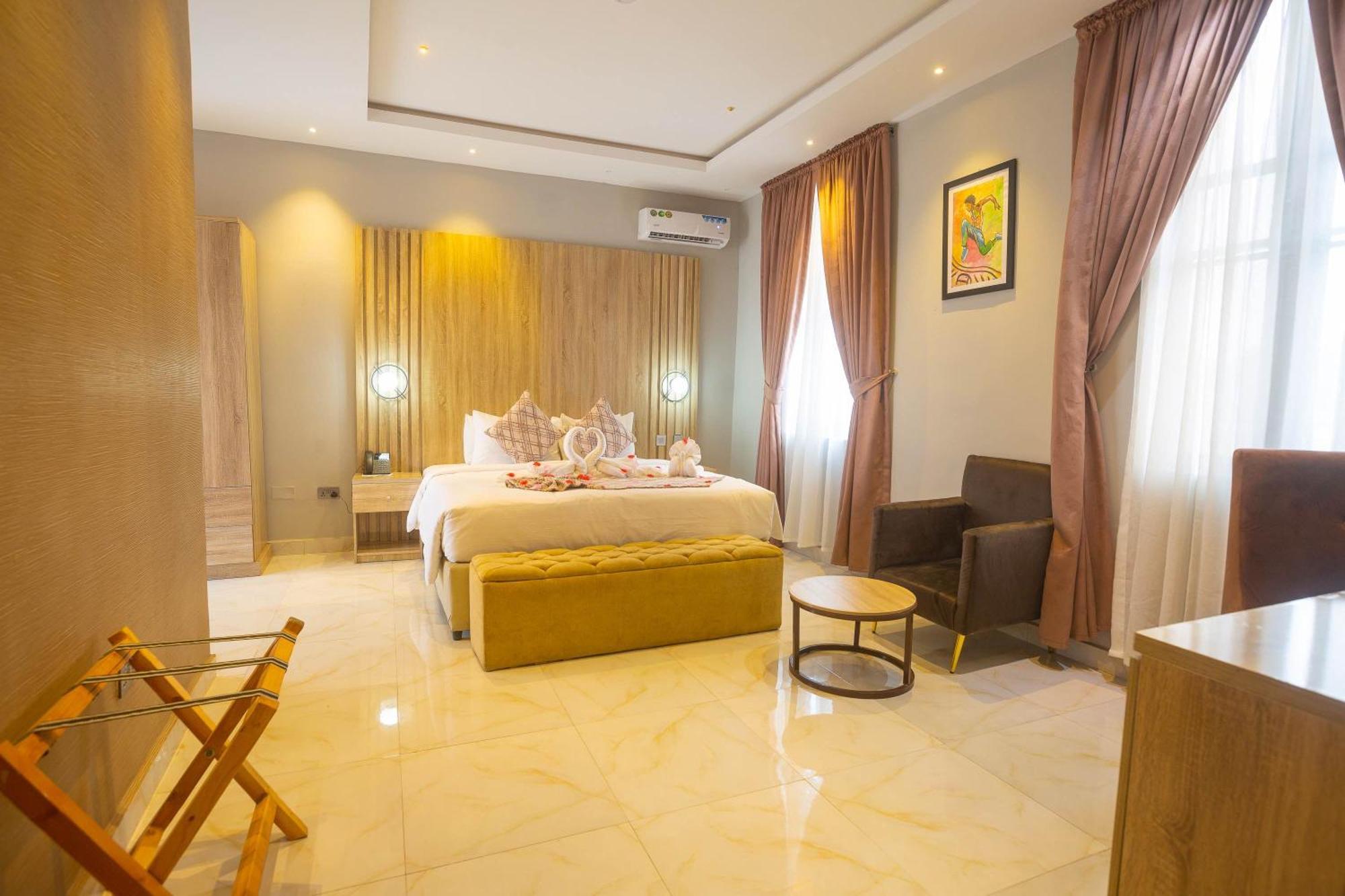 Ojaja Suites By Perennia Akure Bagian luar foto