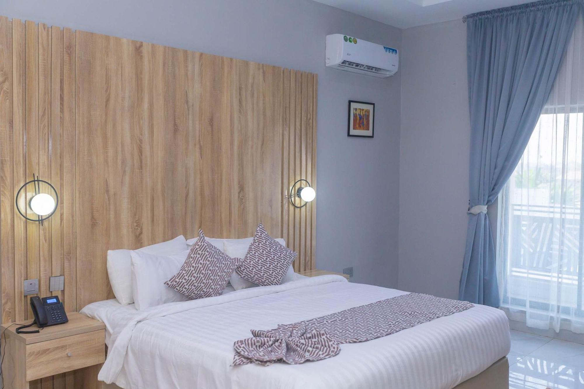 Ojaja Suites By Perennia Akure Bagian luar foto