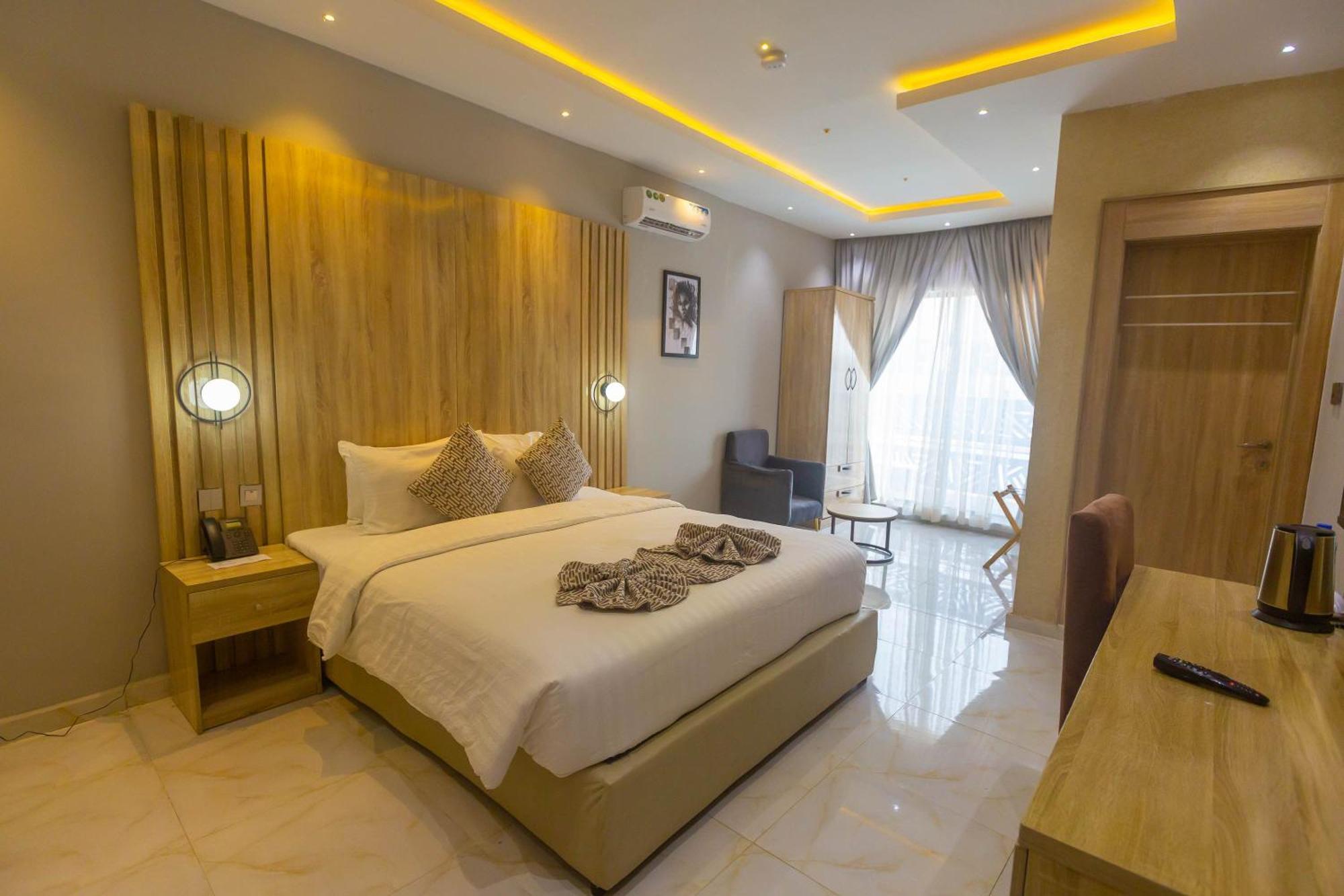 Ojaja Suites By Perennia Akure Bagian luar foto