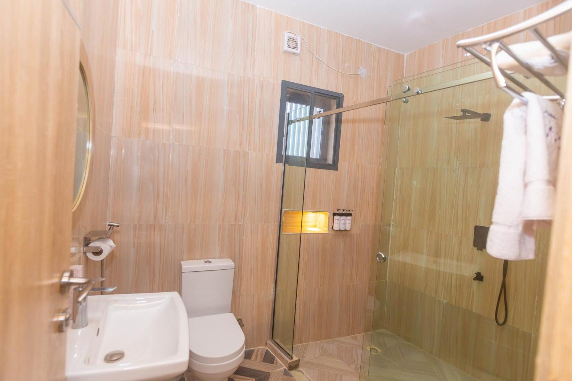 Ojaja Suites By Perennia Akure Bagian luar foto