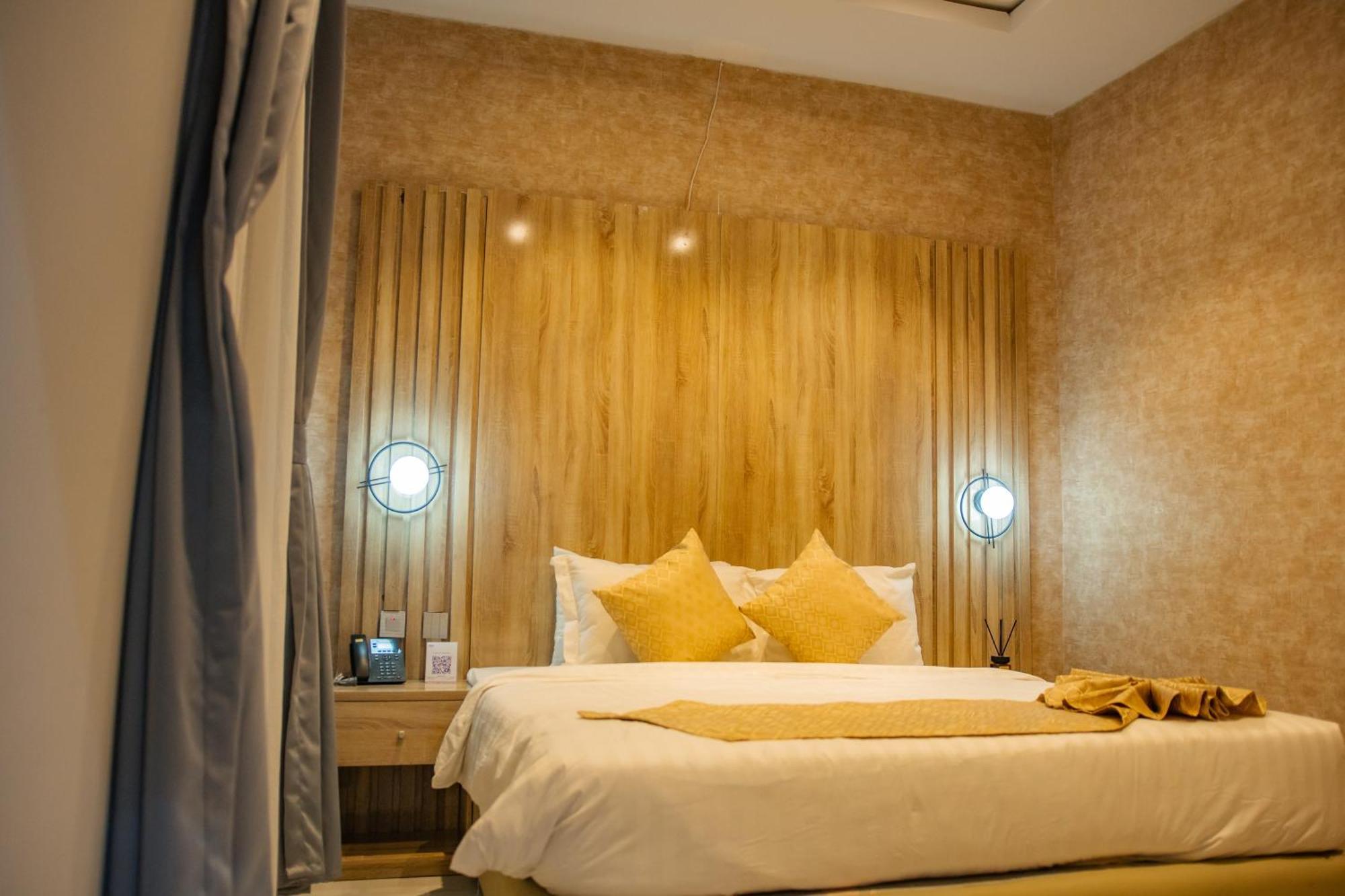 Ojaja Suites By Perennia Akure Bagian luar foto