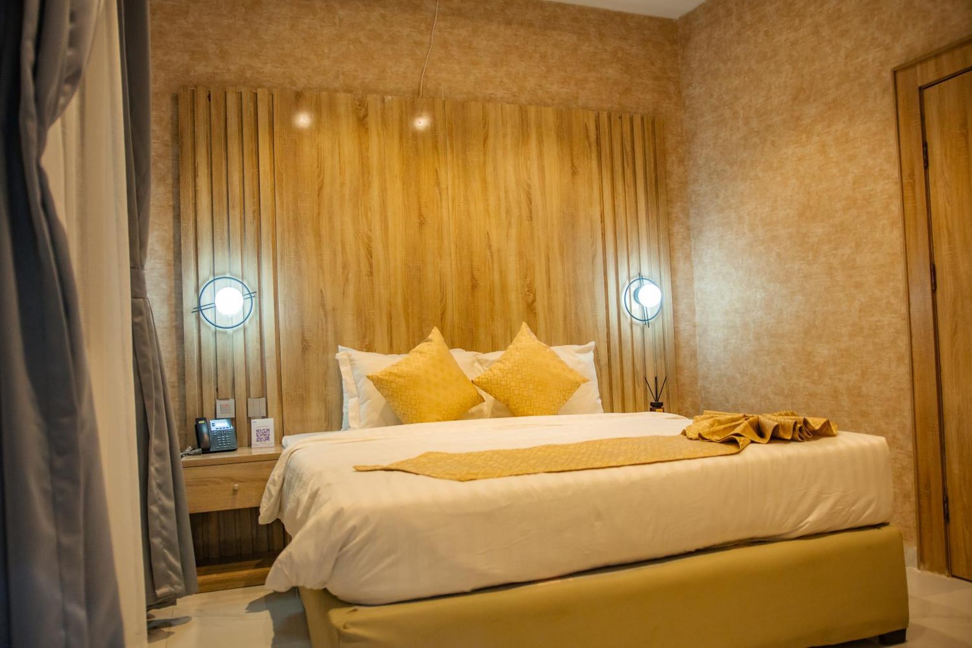 Ojaja Suites By Perennia Akure Bagian luar foto