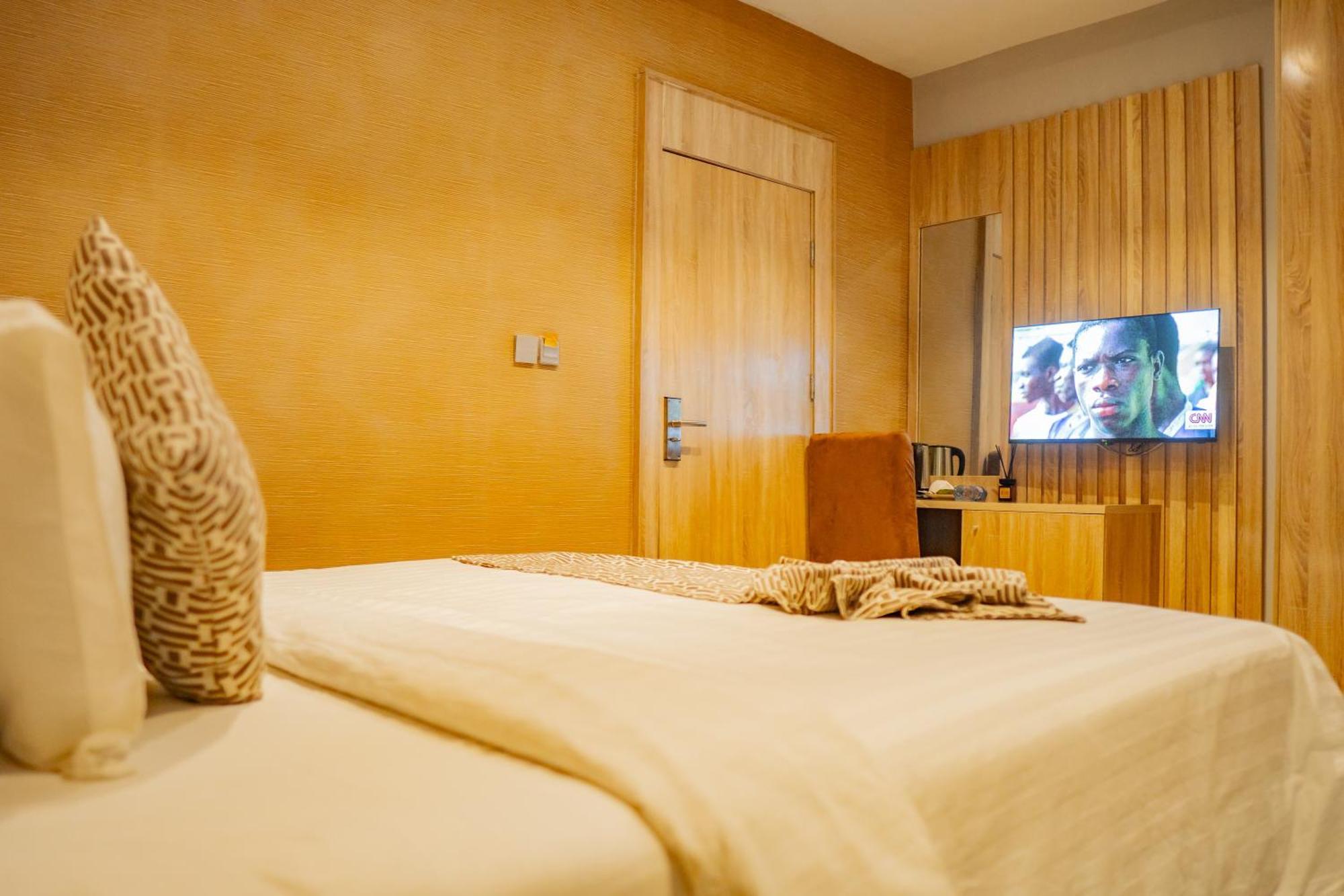 Ojaja Suites By Perennia Akure Bagian luar foto