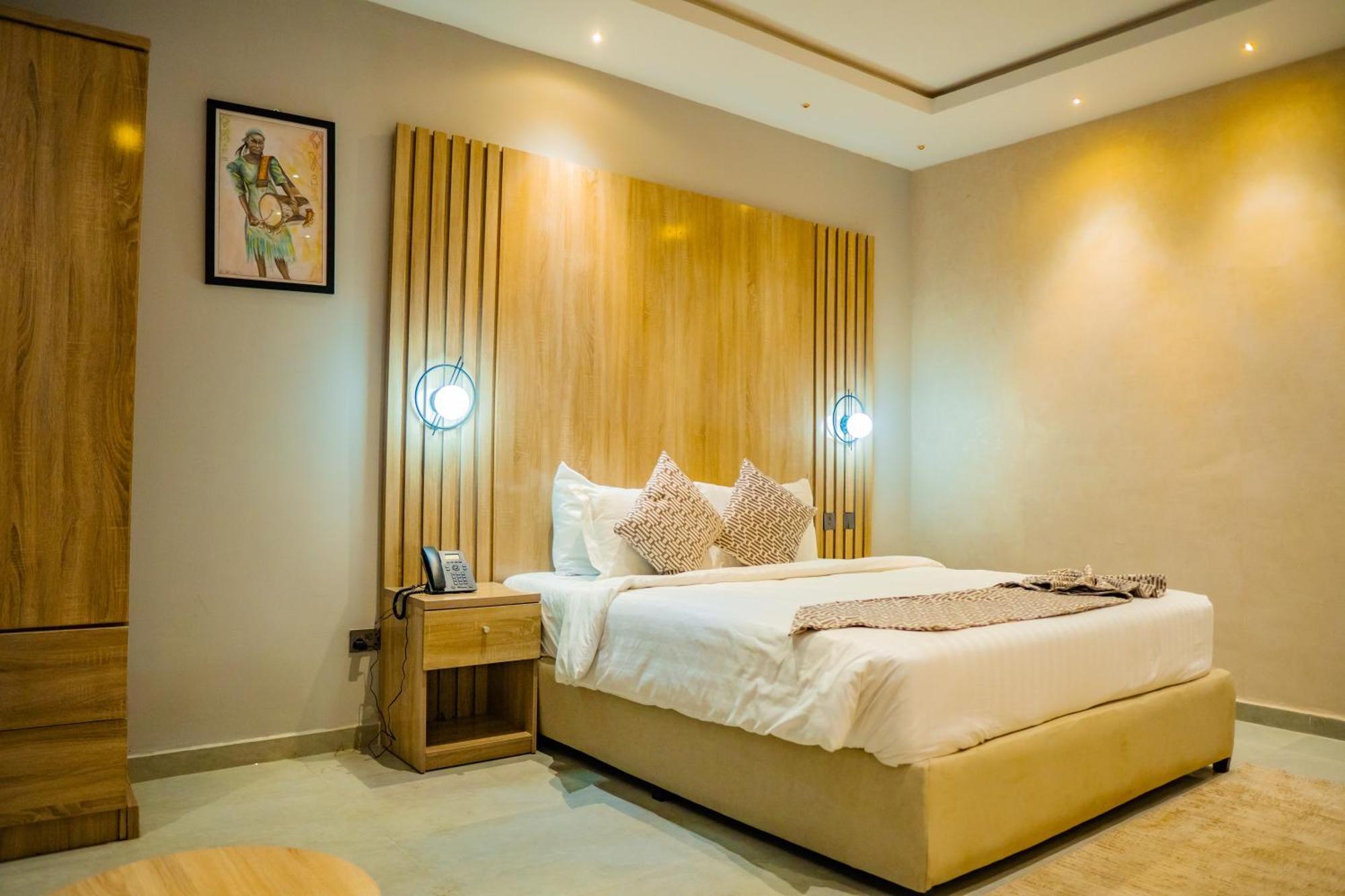Ojaja Suites By Perennia Akure Bagian luar foto