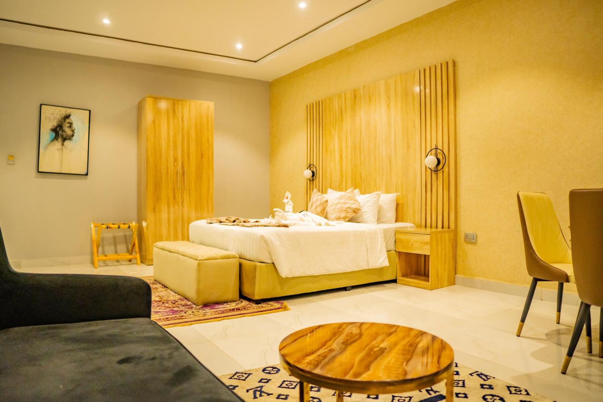Ojaja Suites By Perennia Akure Bagian luar foto