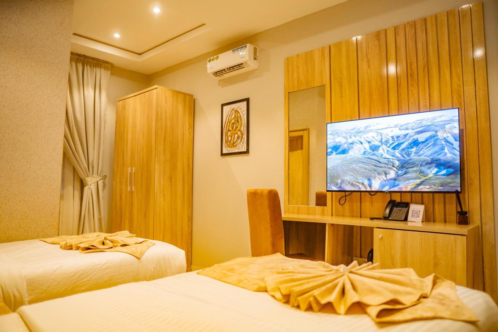 Ojaja Suites By Perennia Akure Bagian luar foto