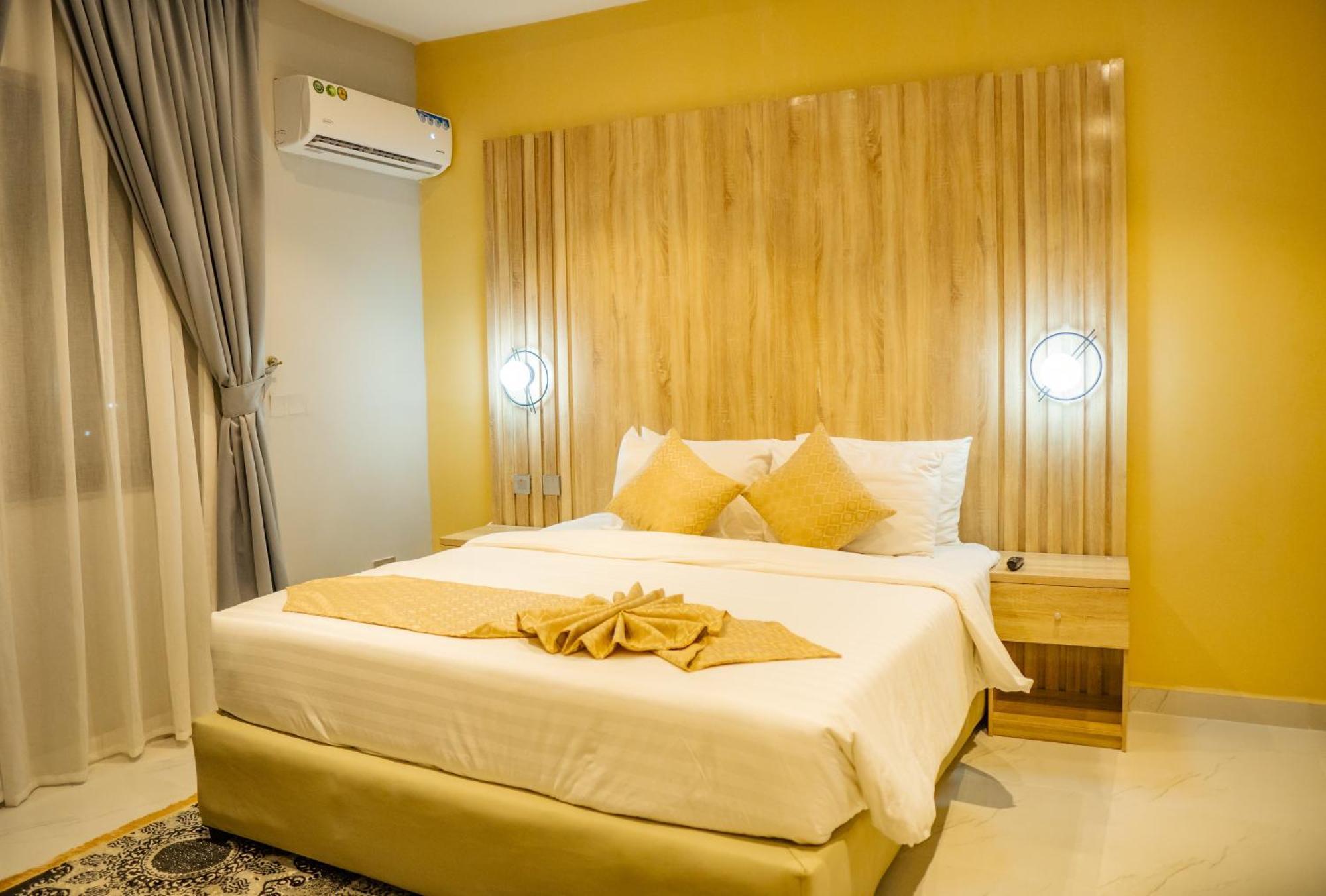 Ojaja Suites By Perennia Akure Bagian luar foto