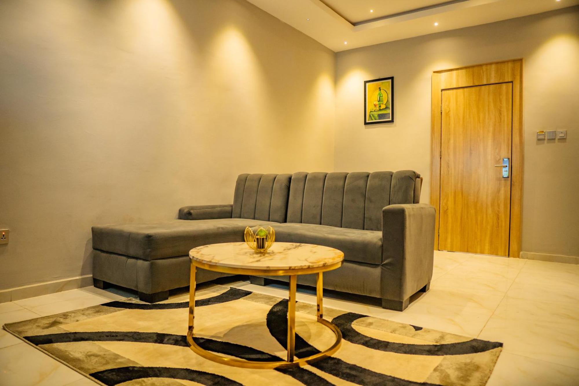 Ojaja Suites By Perennia Akure Bagian luar foto