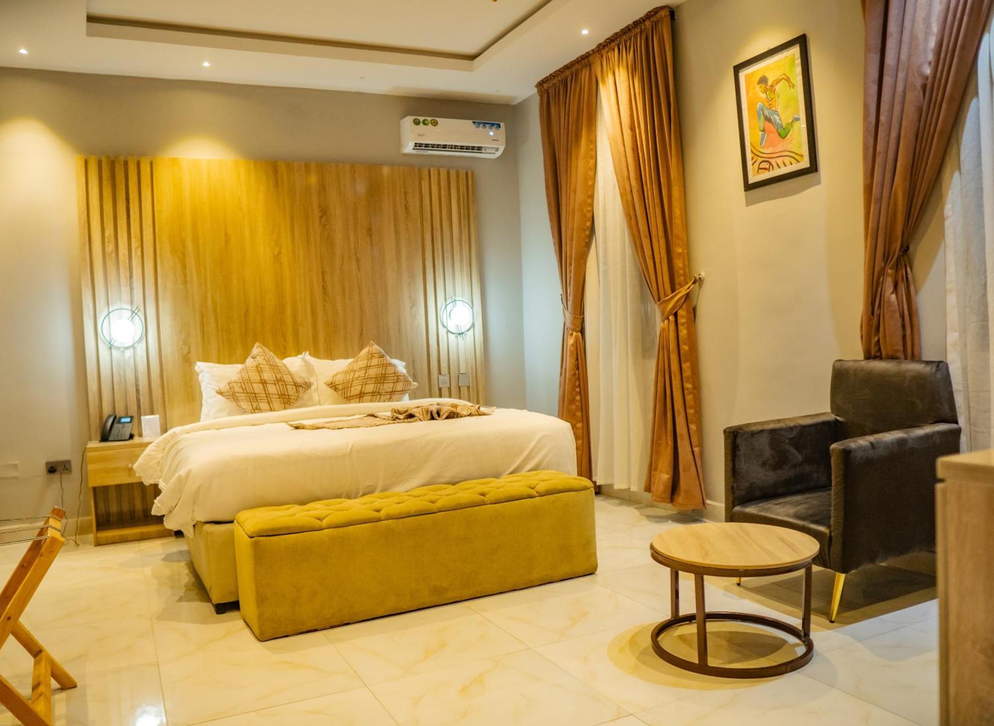 Ojaja Suites By Perennia Akure Bagian luar foto