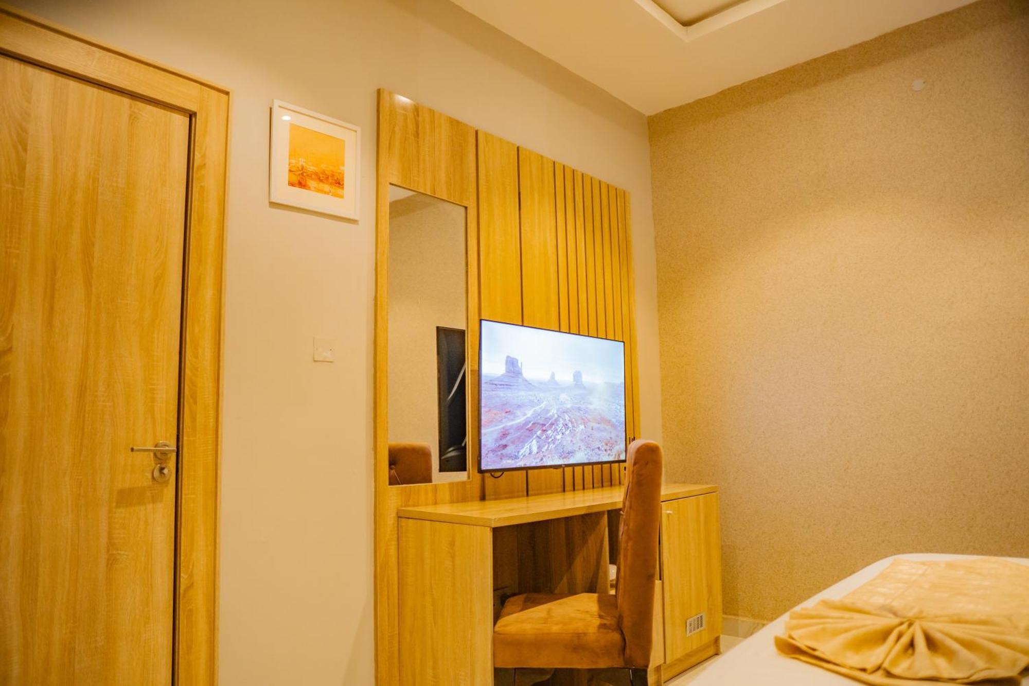 Ojaja Suites By Perennia Akure Bagian luar foto