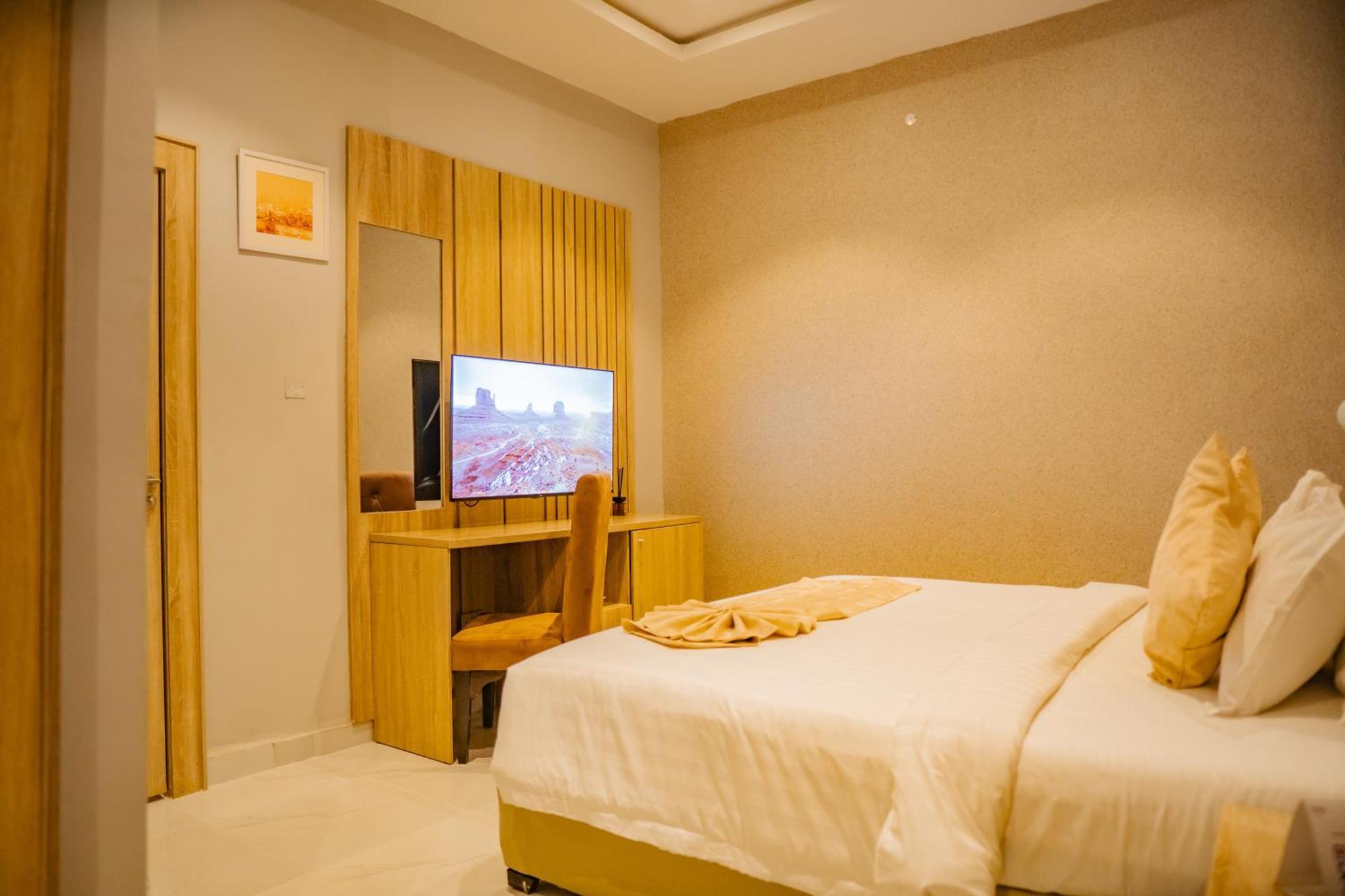 Ojaja Suites By Perennia Akure Bagian luar foto