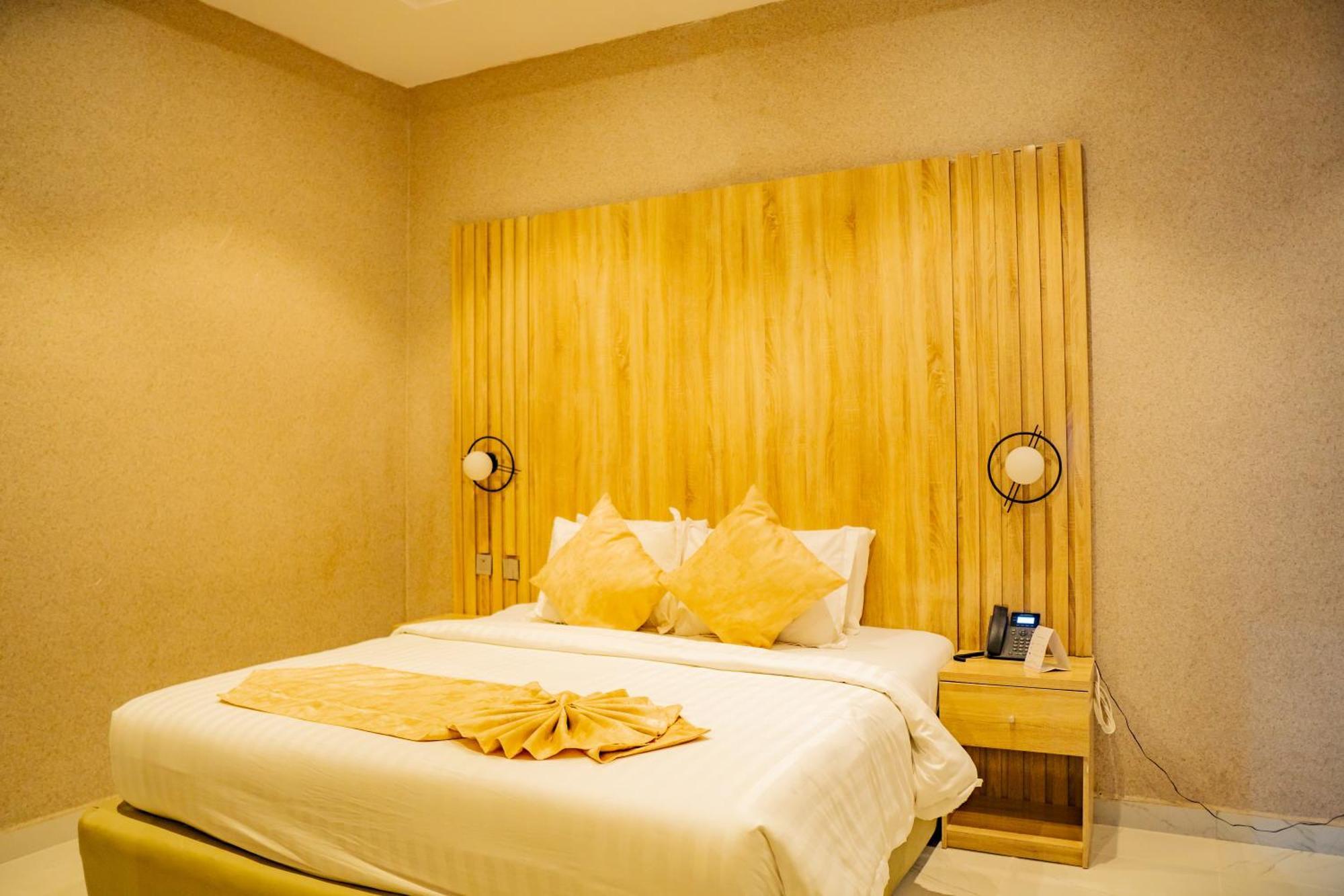 Ojaja Suites By Perennia Akure Bagian luar foto