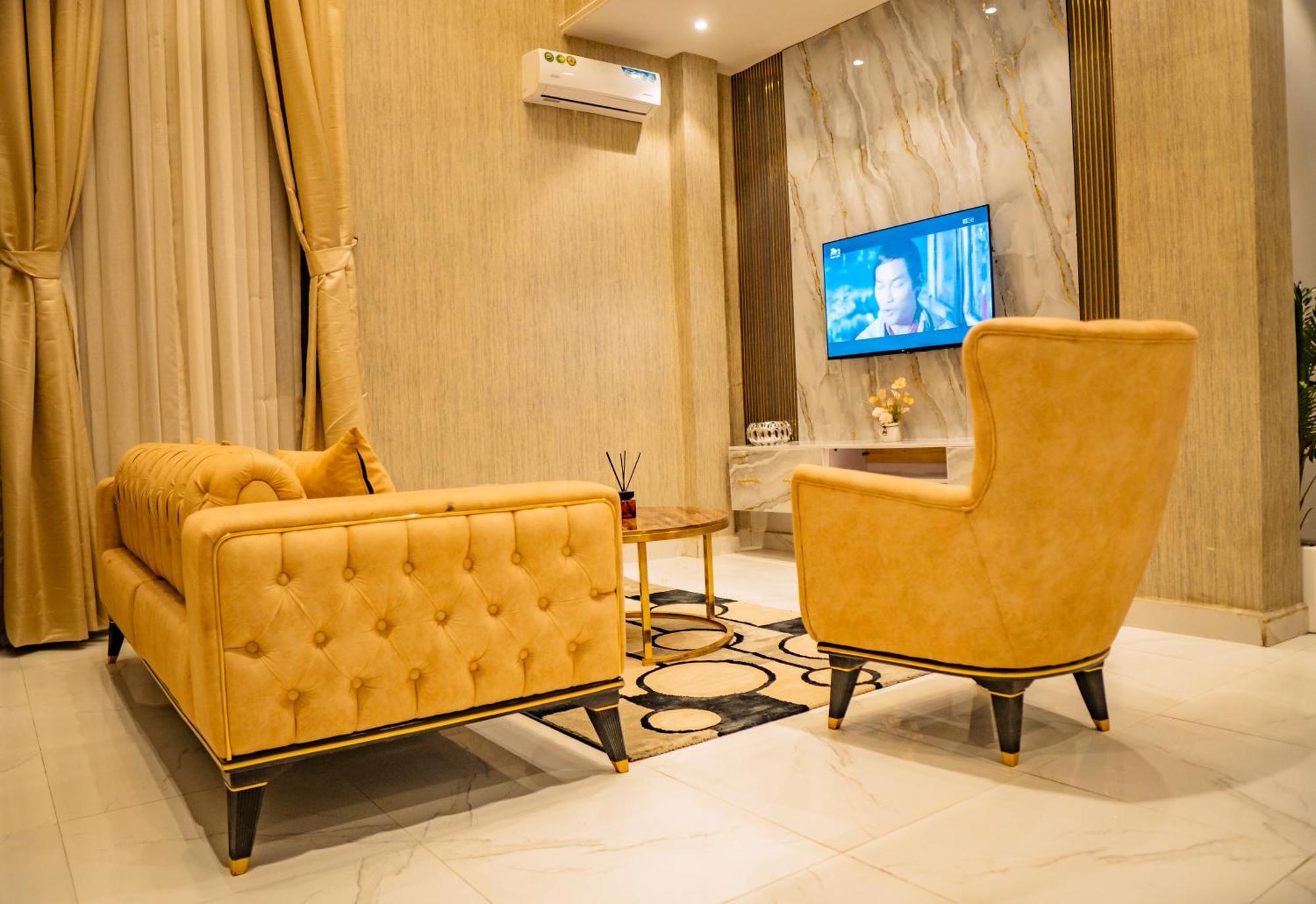 Ojaja Suites By Perennia Akure Bagian luar foto